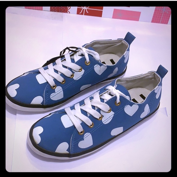 NEW/NWT Hypnotic Women”Billy” Sneaker. Size: 8 - Picture 3 of 8